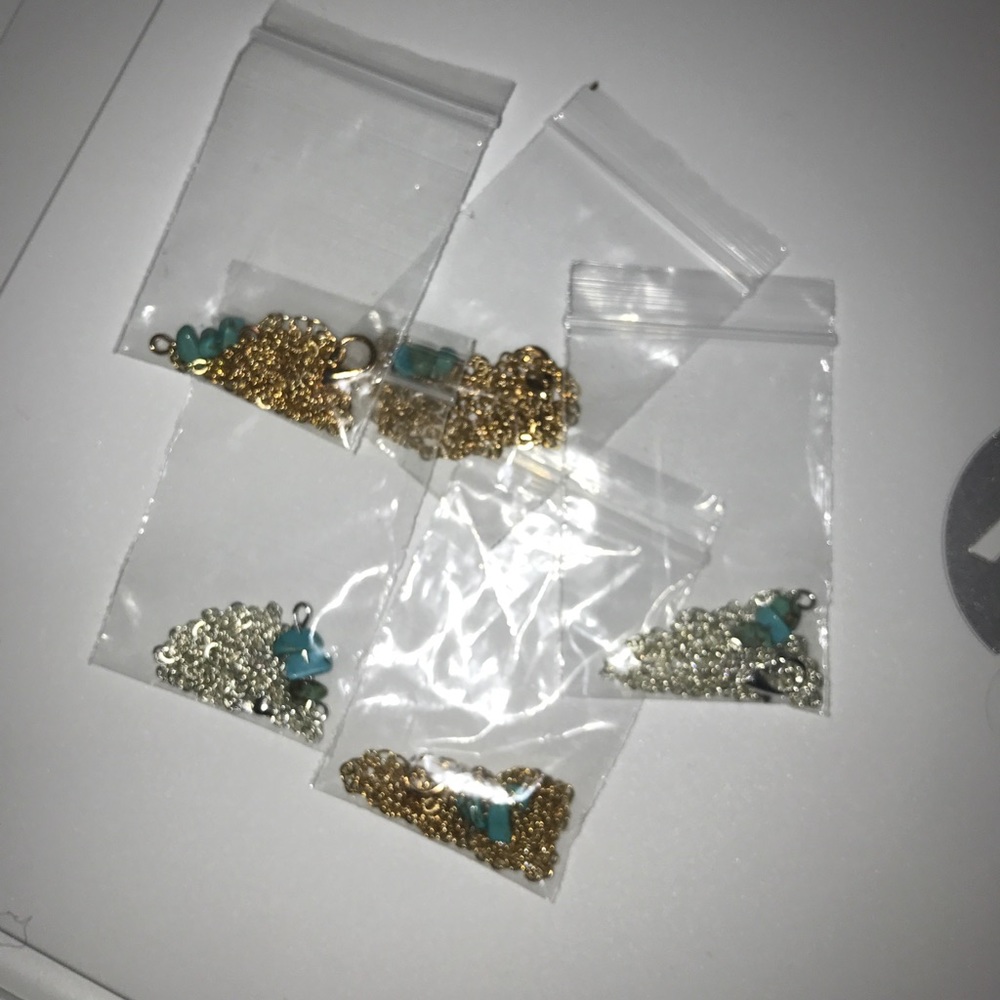 Dainty Turquoise Choker - Picture 4 of 6